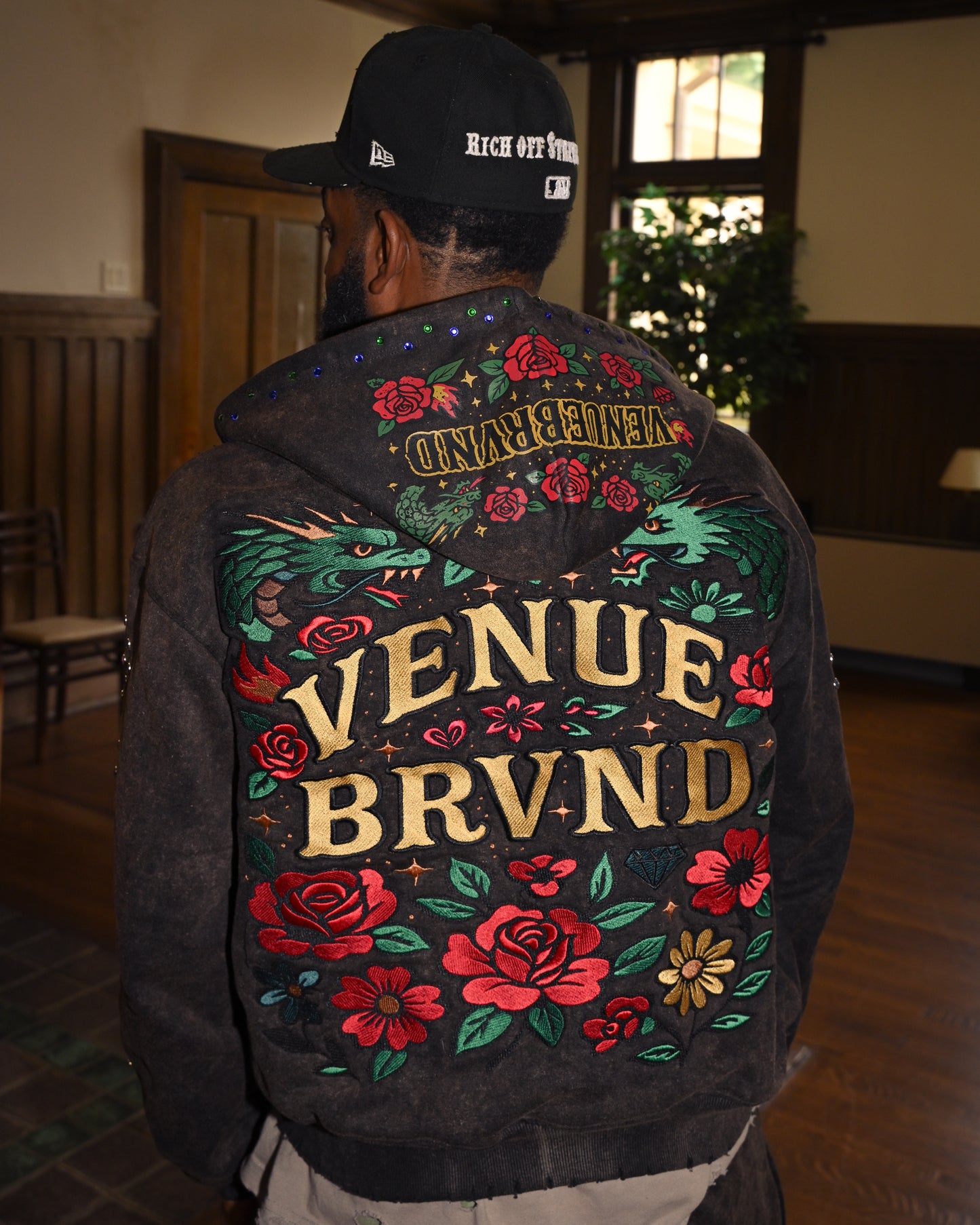 2025 WINTER/FVLL CVLLECTIVN HVVDIE BLVCK